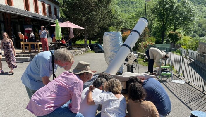 Lire la suite à propos de l’article Le groupe des Étoiles et le Centre de Montagne de Suc : une belle rencontre